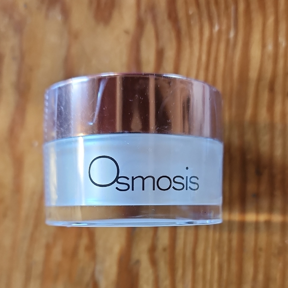 NEW Osmosis purifying charcoal mask